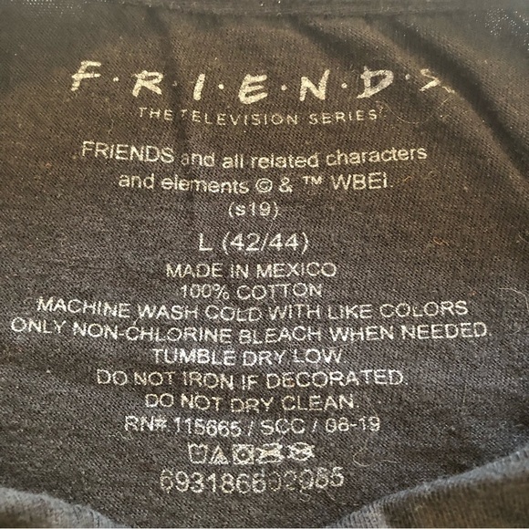 FRIENDS/ WORD SEARCH MENS AND BIG MENS GRAPHIC TEE/ Lg 44-42 - Picture 8 of 9